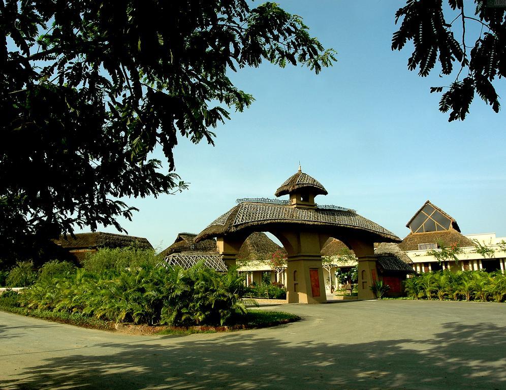 Vedic Village Spa Resort Calcutta Eksteriør billede